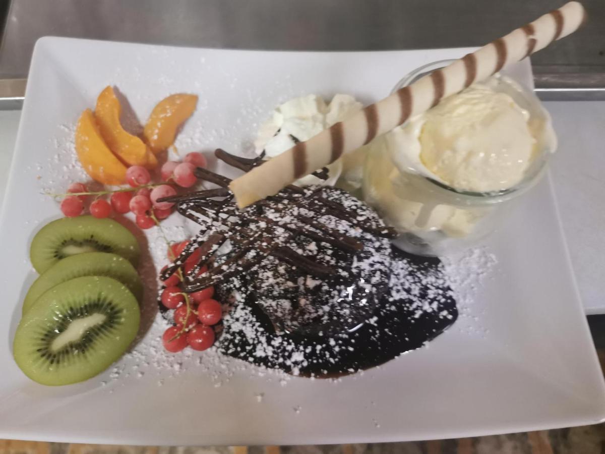 Schliefauhof Hotel Randegg Bagian luar foto